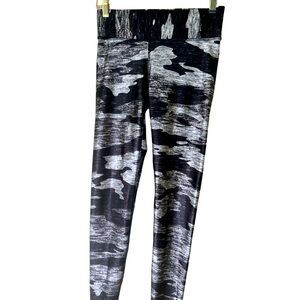 TEREZ gray and black Camouflage leggings, Sz SM